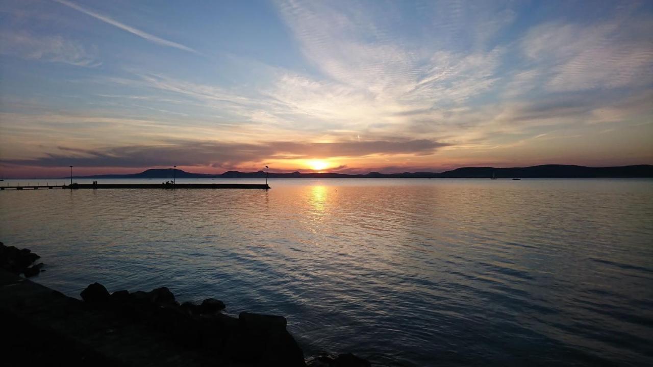 Lido Riviera, Relux Apartman Balatonlelle Luaran gambar