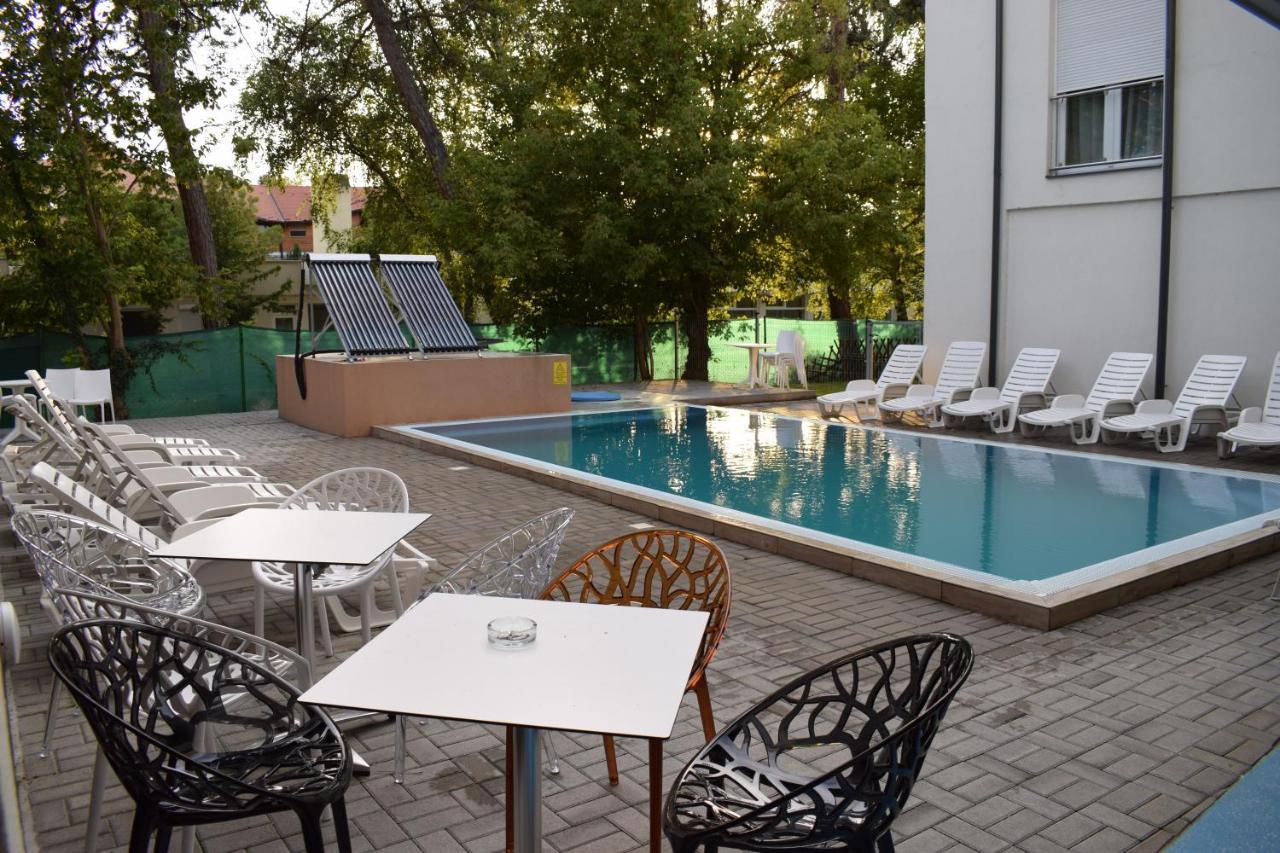 Lido Riviera, Relux Apartman Balatonlelle Luaran gambar