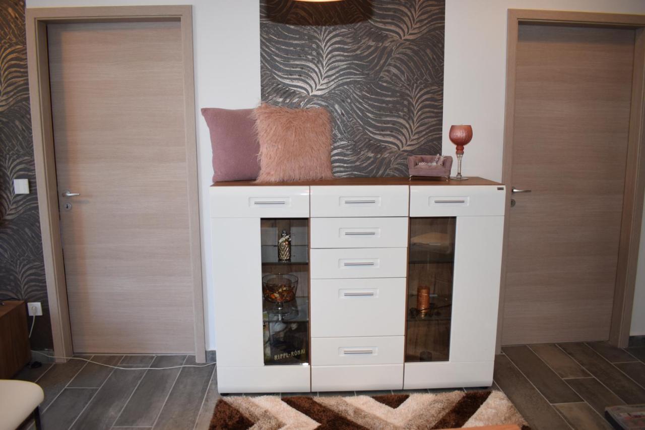 Lido Riviera, Relux Apartman Balatonlelle Luaran gambar