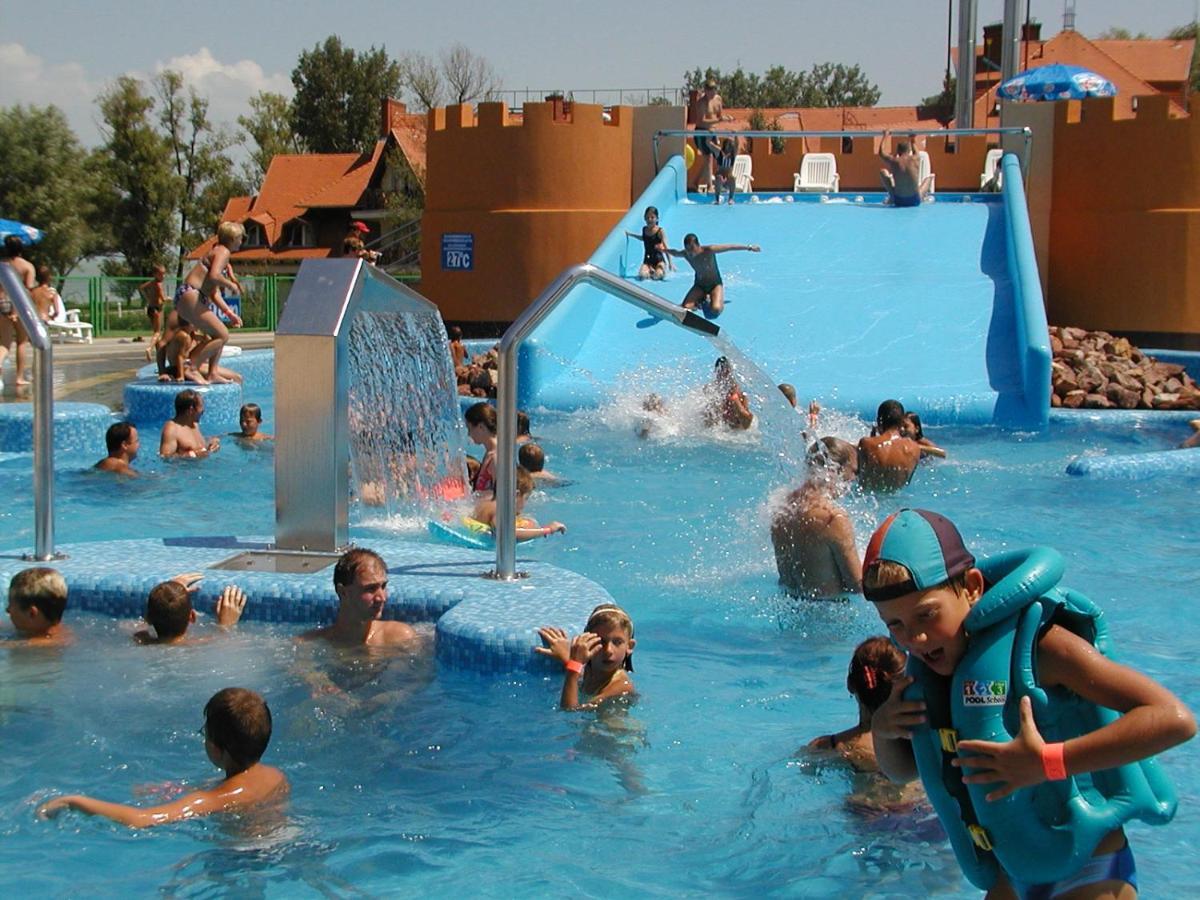 Lido Riviera, Relux Apartman Balatonlelle Luaran gambar