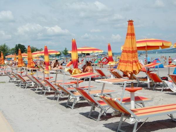 Lido Riviera, Relux Apartman Balatonlelle Luaran gambar